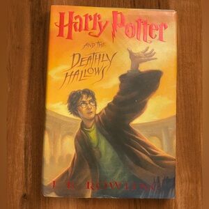 Harry Potter 7: The Deathly Hallows (J.K. Rowling)